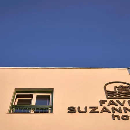 Favie Suzanne 3*