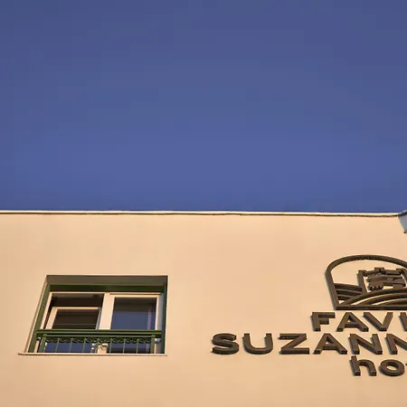 Favie Suzanne 3*