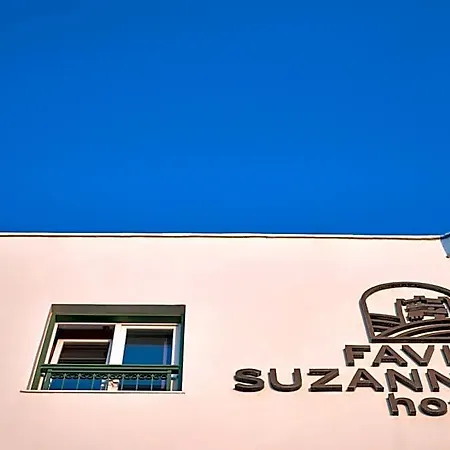 Favie Suzanne By Ghh Hotel 3*